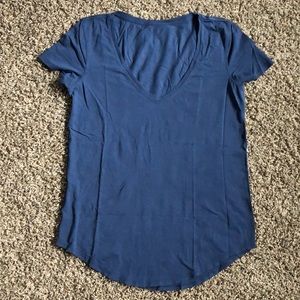 Lululemon Love Tee V Size 6